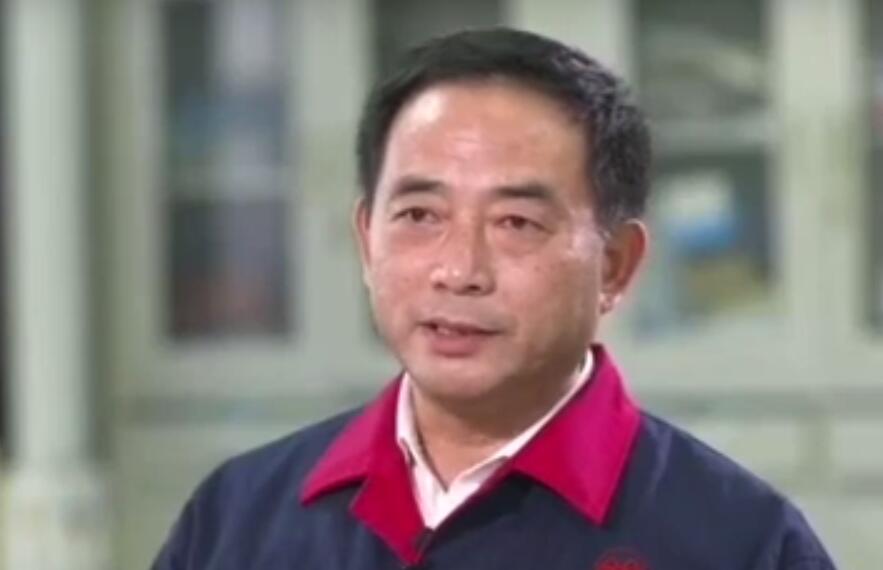 Research and development department director Huang Yalian